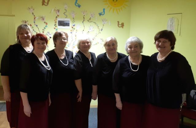 Senioru sieviešu vokālais ansamblis "Uguntiņas"
